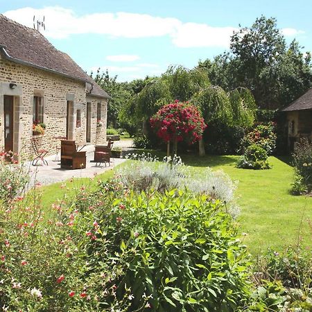 Chambre D'Hote Courtoux Saint-Denis-sur-Sarthon Zewnętrze zdjęcie