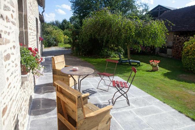 Chambre D'Hote Courtoux Saint-Denis-sur-Sarthon Zewnętrze zdjęcie
