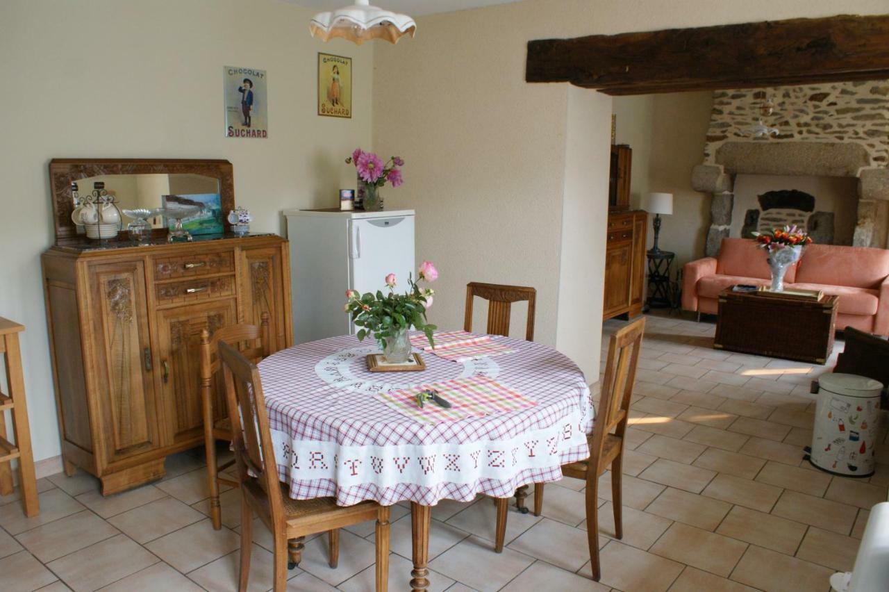 Chambre D'Hote Courtoux Saint-Denis-sur-Sarthon Zewnętrze zdjęcie