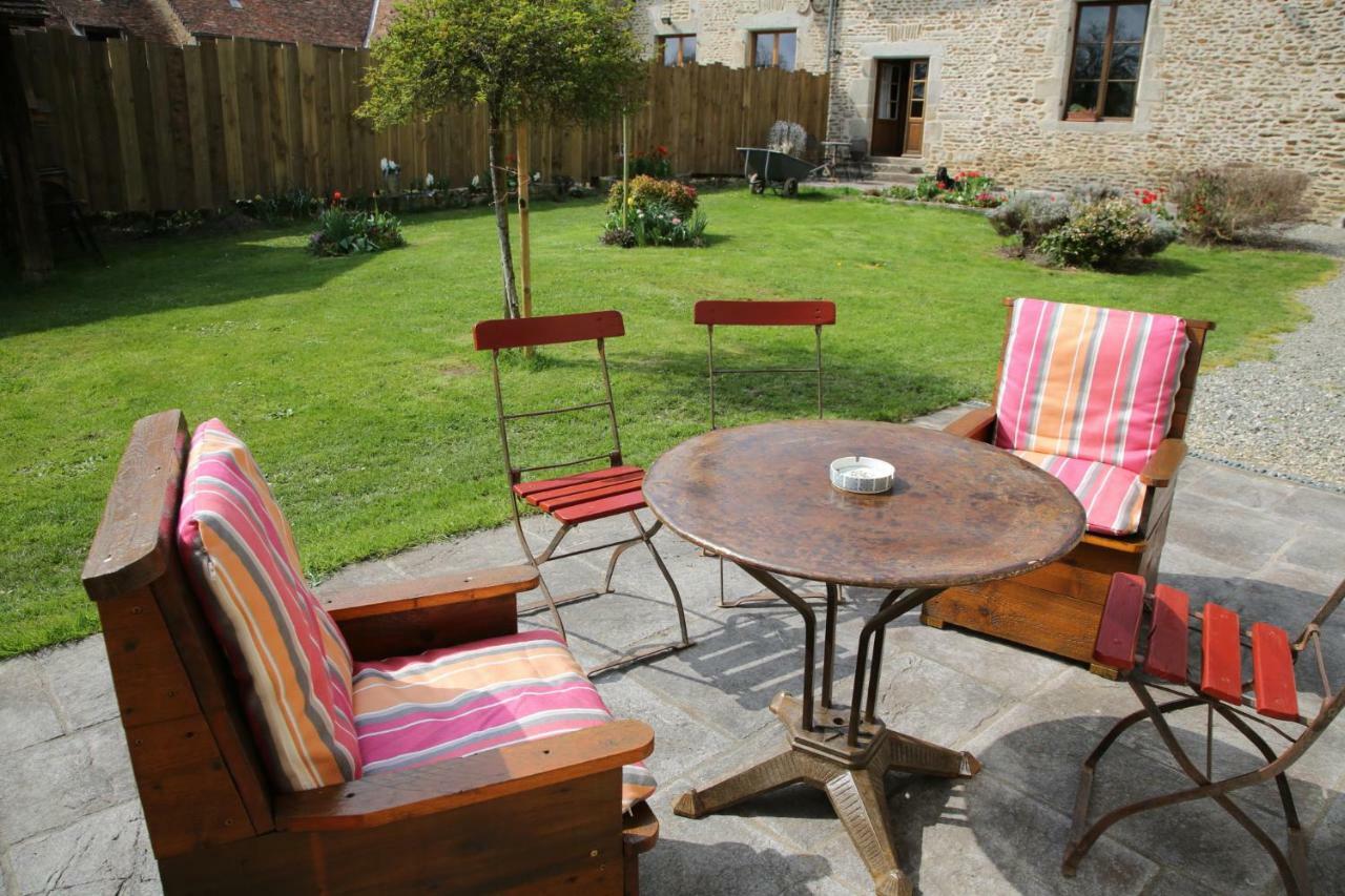 Chambre D'Hote Courtoux Saint-Denis-sur-Sarthon Zewnętrze zdjęcie