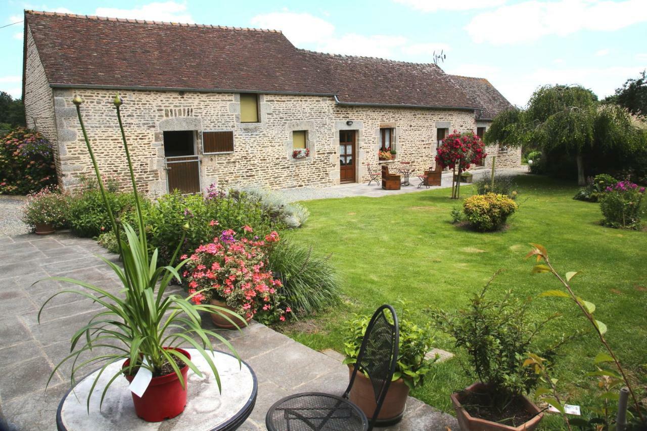 Chambre D'Hote Courtoux Saint-Denis-sur-Sarthon Zewnętrze zdjęcie